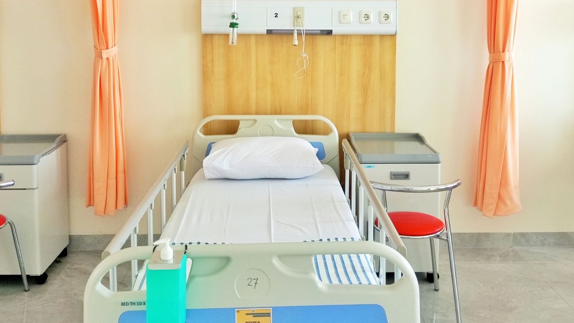 Tempat Tidur Kamar Rawat Inap Kelas 2