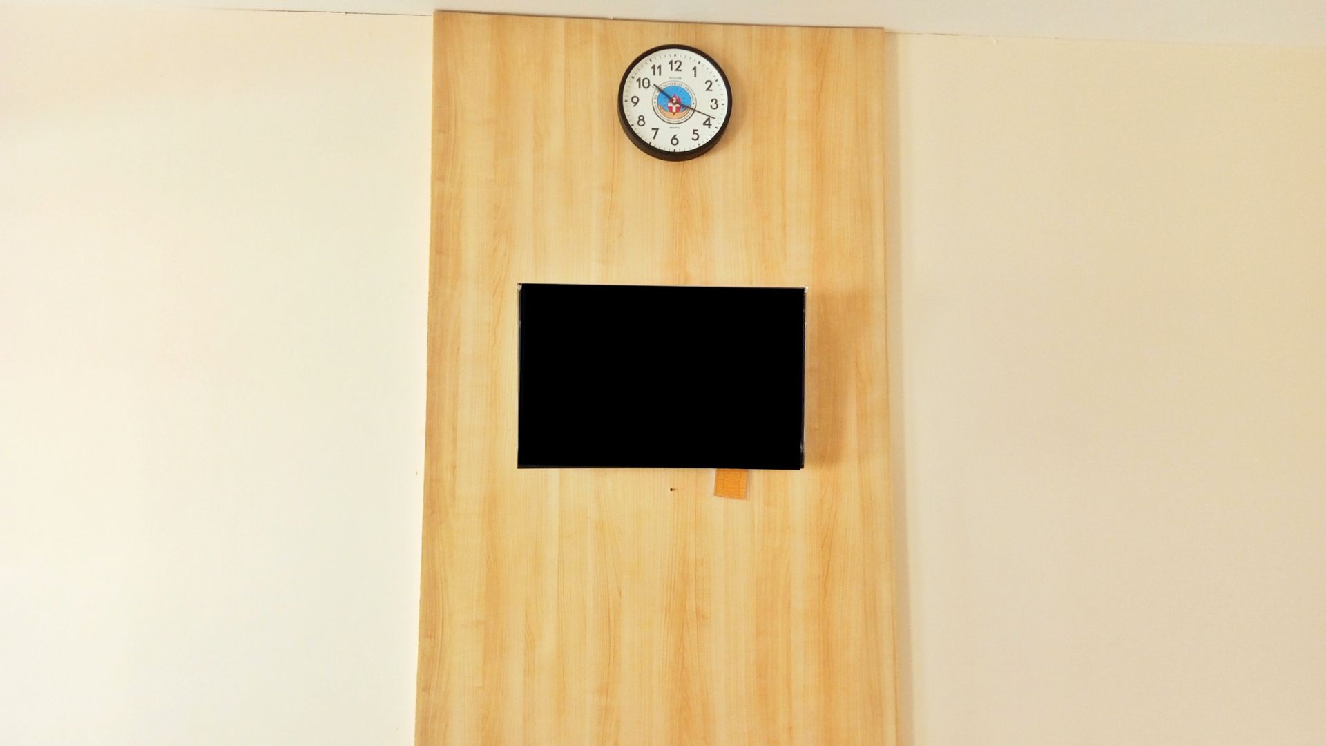 Fasilitas TV Kamar Rawat Inap Kelas 2
